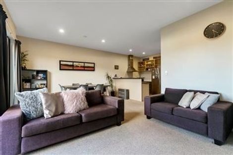 Photo of property in 28/11 The Avenue, Albany, Auckland, 0632