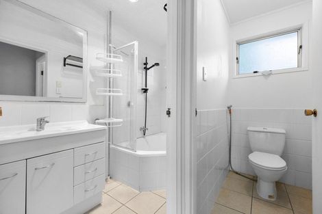 Photo of property in 98 Gallony Avenue, Massey, Auckland, 0614