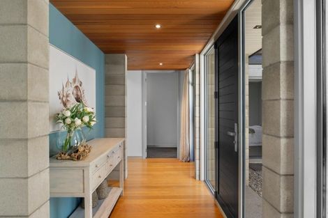 Photo of property in 289 Riverbank Road, Wanaka, 9382