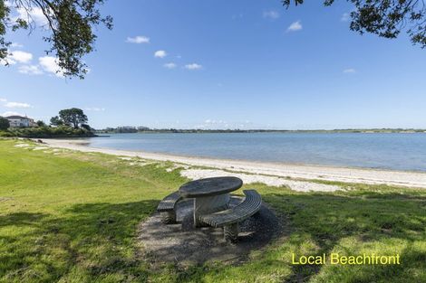 Photo of property in 1/16 Dalmahoy Place, Wattle Downs, Auckland, 2103