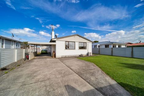 Photo of property in 13 Bone Crescent, Hawera, 4610