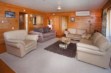 Photo of property in 127 Bruce Wallace Place, Whangamata, 3620