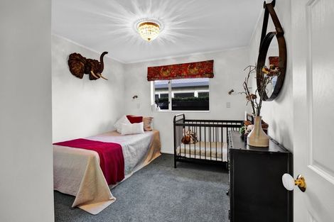 Photo of property in 6 Edna Wills Place, Hawera, 4610