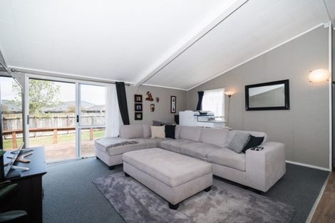 Photo of property in 30 Tiller Close, Kelvin Grove, Palmerston North, 4414