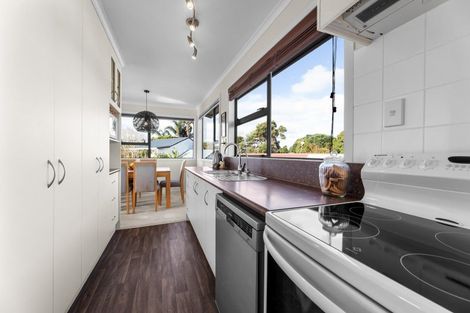 Photo of property in 5 Taihiki Road, Clarks Beach, 2122