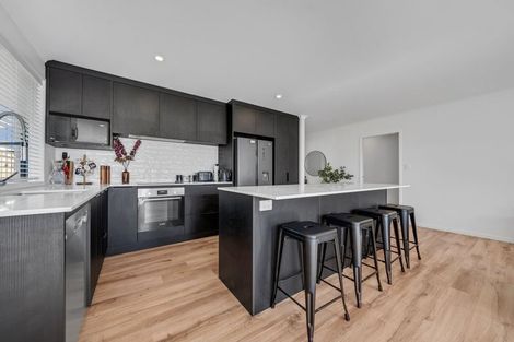 Photo of property in 13 Leathem Crescent, Pokeno, 2402