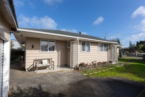 Photo of property in 37 Punga Street, Tangimoana, 4822