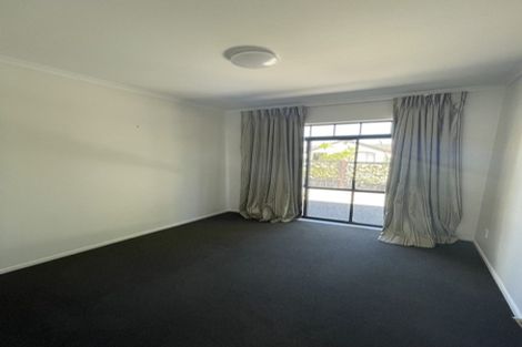 Photo of property in 1 Pepperdine Place, Albany, Auckland, 0632