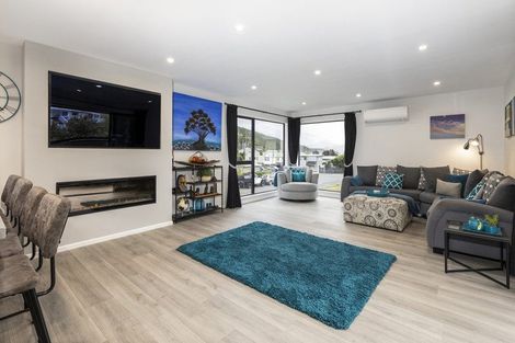 Photo of property in 15 Beach Road, Waikawa, Picton, 7220