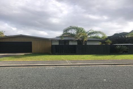 Photo of property in 28 Devonshire Road, Unsworth Heights, Auckland, 0632