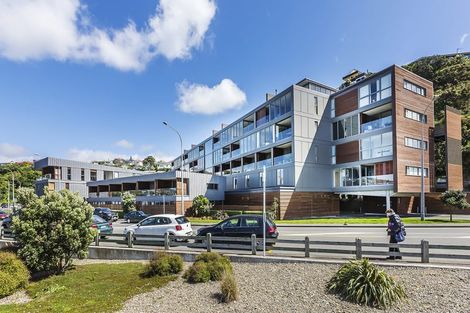 Photo of property in Patent 326 Apartments, 504s/326 Evans Bay Parade, Hataitai, Wellington, 6021