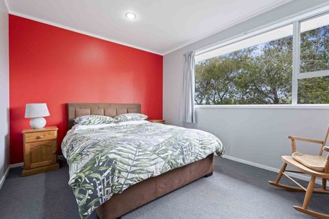 Photo of property in 48 Harmel Road, Glendene, Auckland, 0602