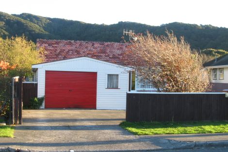 Photo of property in 33 Totara Street, Wainuiomata, Lower Hutt, 5014