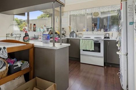 Photo of property in 2 Gemstone Drive, Birchville, Upper Hutt, 5018