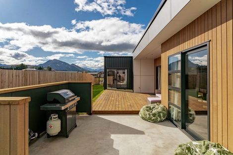 Photo of property in 8 Pounamu Avenue, Albert Town, Wanaka, 9305