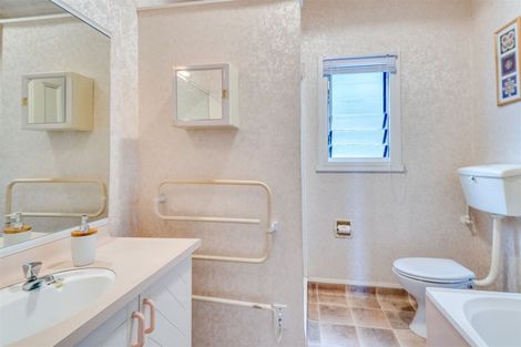 Photo of property in 84 Hill Road, Bay View, Napier, 4182