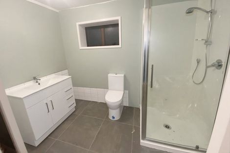 Photo of property in 1/5a Pullum Street, Birkenhead, Auckland, 0626