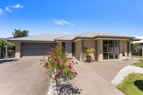 Photo of property in 40 Country Palms Drive, Halswell, Christchurch, 8025