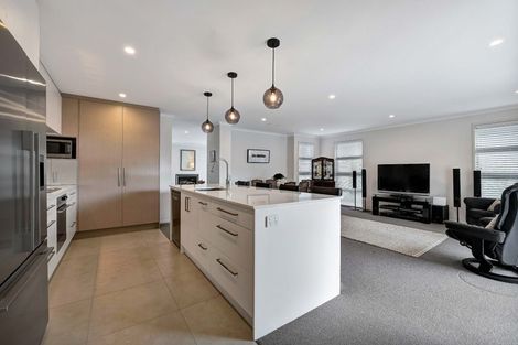 Photo of property in 425 Mangorei Road, Highlands Park, New Plymouth, 4312