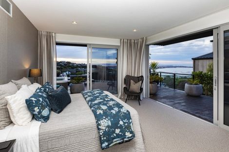 Photo of property in 15 Omeo Crescent, Redcliffs, Christchurch, 8081