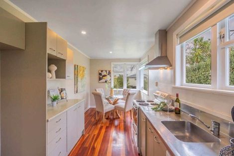 Photo of property in 4 Exmouth Road, Northcote, Auckland, 0627