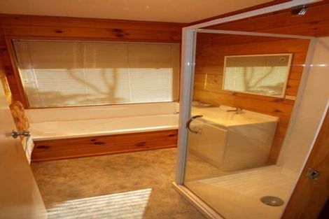 Photo of property in 102 Kenwood Drive, Matarangi, Whitianga, 3592