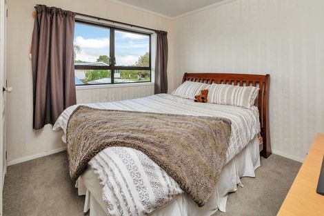 Photo of property in 1 Karoro Road, One Tree Point, 0118