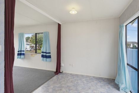 Photo of property in 23 Douglas Street, Levin, 5510