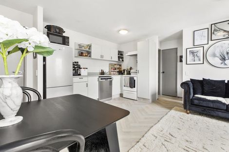 Photo of property in Palm Grove Apartments, 12/13d Palm Grove, Berhampore, Wellington, 6023