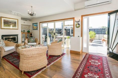 Photo of property in 153 Emerson Street, Napier South, Napier, 4110