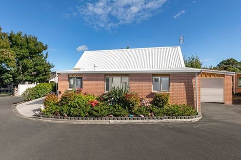 Photo of property in 1/34 Waipuia Place, Greenhithe, Auckland, 0632