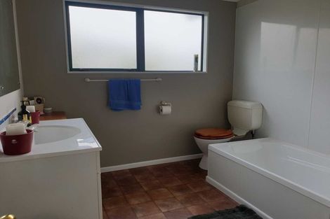 Photo of property in 76b Wharf Road, Clarks Beach, Pukekohe, 2679