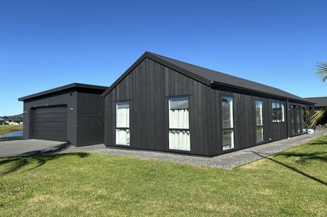 Photo of property in 102 Wairau Drive, Tikipunga, Whangarei, 0112