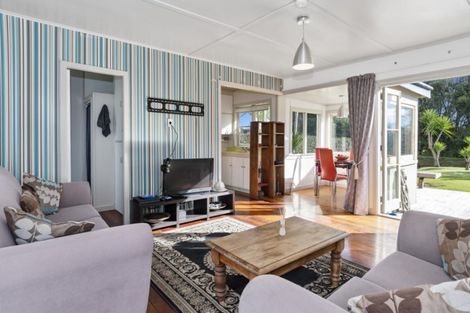 Photo of property in 1 Kaiwha Road, Welcome Bay, Tauranga, 3175