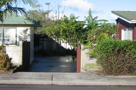 Photo of property in 8 Francis Skinner Place, Orewa, 0931