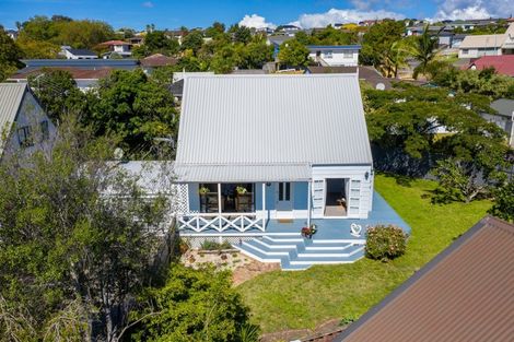 Photo of property in 2/11 Cairngorm Place, Highland Park, Auckland, 2010