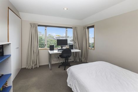 Photo of property in 16 Huntingdon Place, Avonhead, Christchurch, 8042