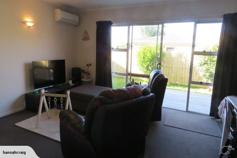 Photo of property in 2/18 Koromiko Street, New Lynn, Auckland, 0600