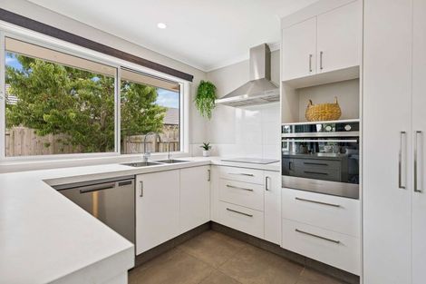 Photo of property in 12 Farrier Street, Papamoa, 3118