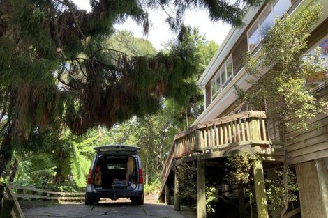 Photo of property in 62 Mountain Road, Henderson Valley, Auckland, 0612