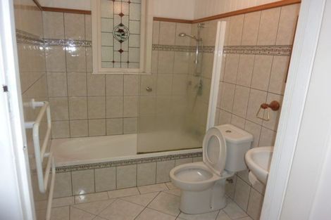 Photo of property in 1020 Great North Road, Point Chevalier, Auckland, 1022
