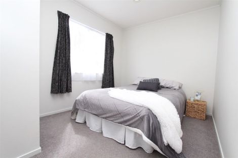 Photo of property in 44 Dominica Crescent, Grenada Village, Wellington, 6037