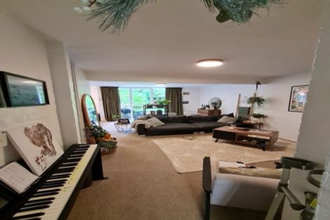 Photo of property in 141 Churton Drive, Churton Park, Wellington, 6037