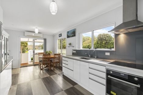 Photo of property in 2/119 Beach Haven Road, Beach Haven, Auckland, 0626