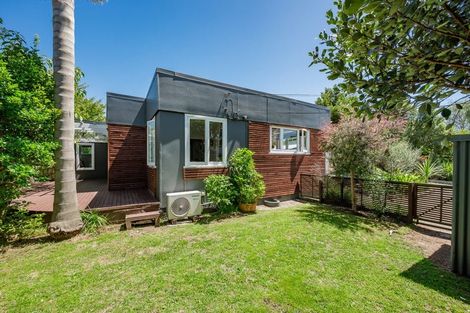 Photo of property in 3 Moa Road, Raumati Beach, Paraparaumu, 5032