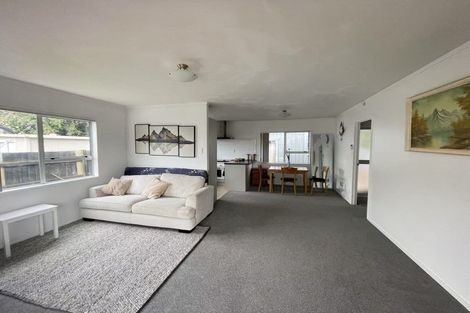 Photo of property in 2/13 Justamere Place, Weymouth, Auckland, 2103