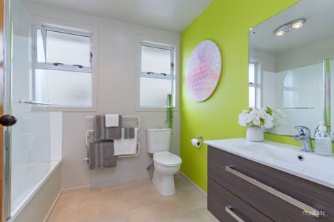 Photo of property in 21 Hiwi Crescent, Titahi Bay, Porirua, 5022