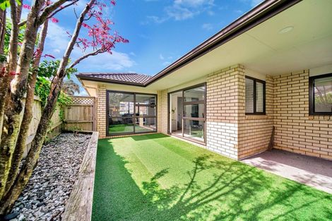 Photo of property in 8 Lamia Place, The Gardens, Auckland, 2105