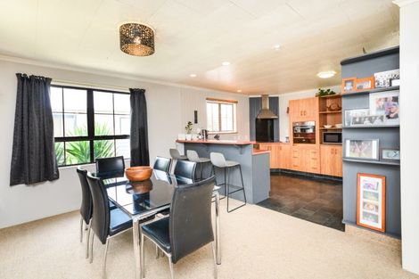 Photo of property in 5 Pryde Place, Feilding, 4702