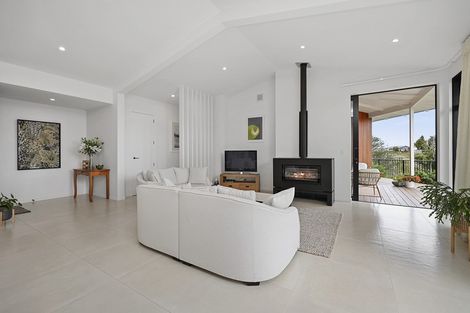 Photo of property in 17 Manurau Crescent, Merrilands, New Plymouth, 4312